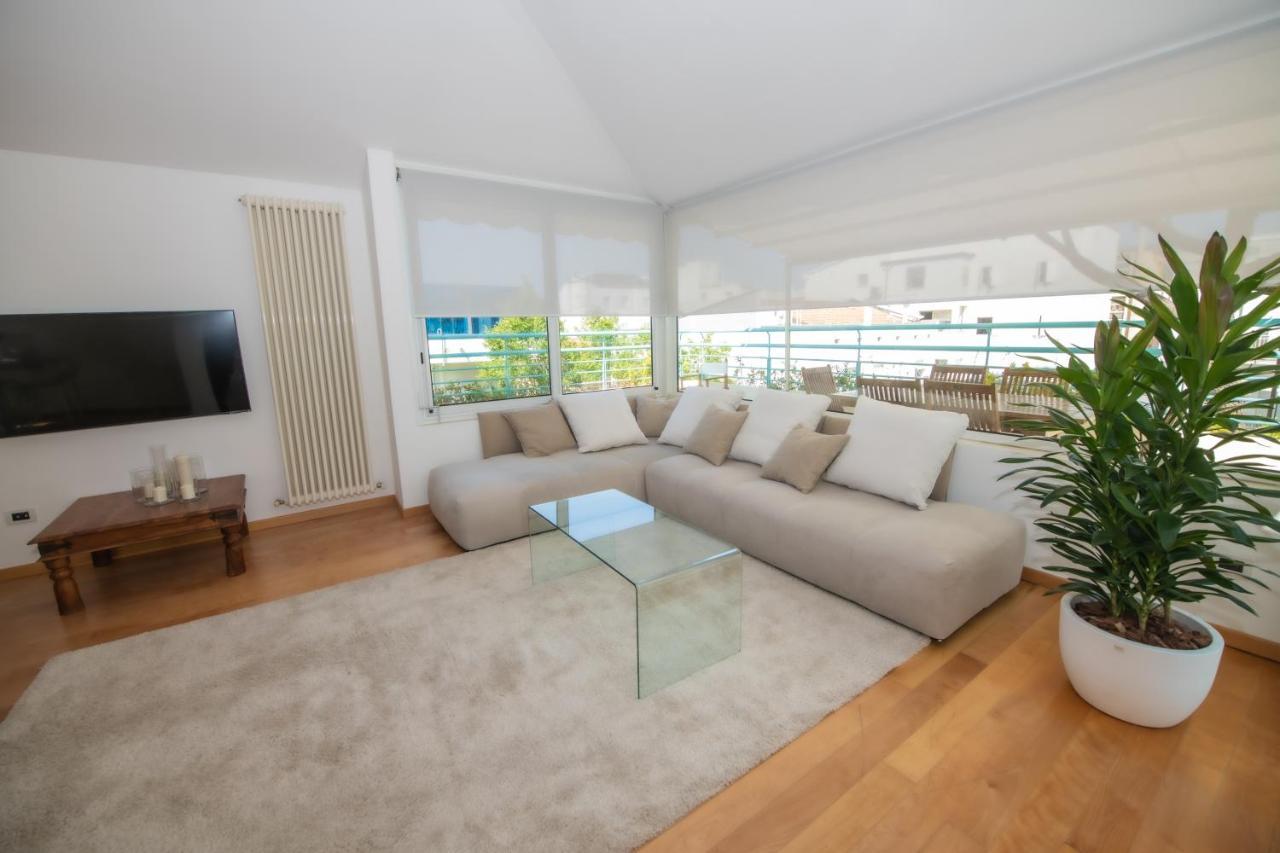 Luxury Suites Collection - Pascoli 13 Риччоне Экстерьер фото
