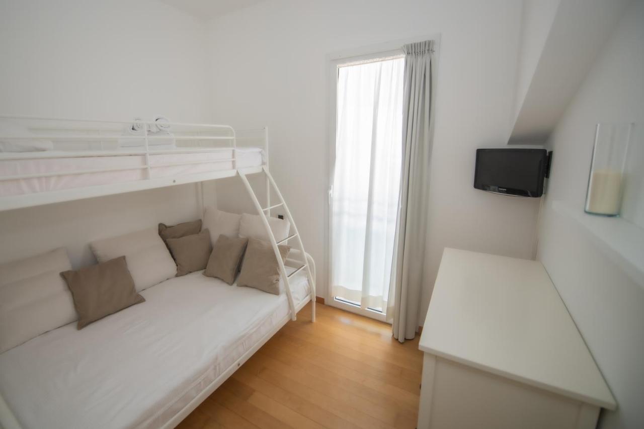 Luxury Suites Collection - Pascoli 13 Риччоне Экстерьер фото